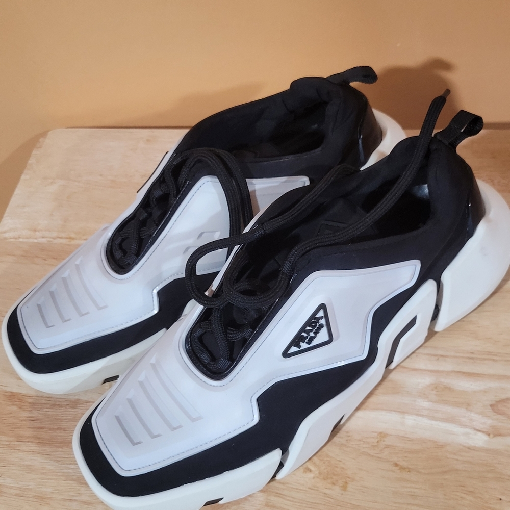 Shoes - Picture 3 of 6